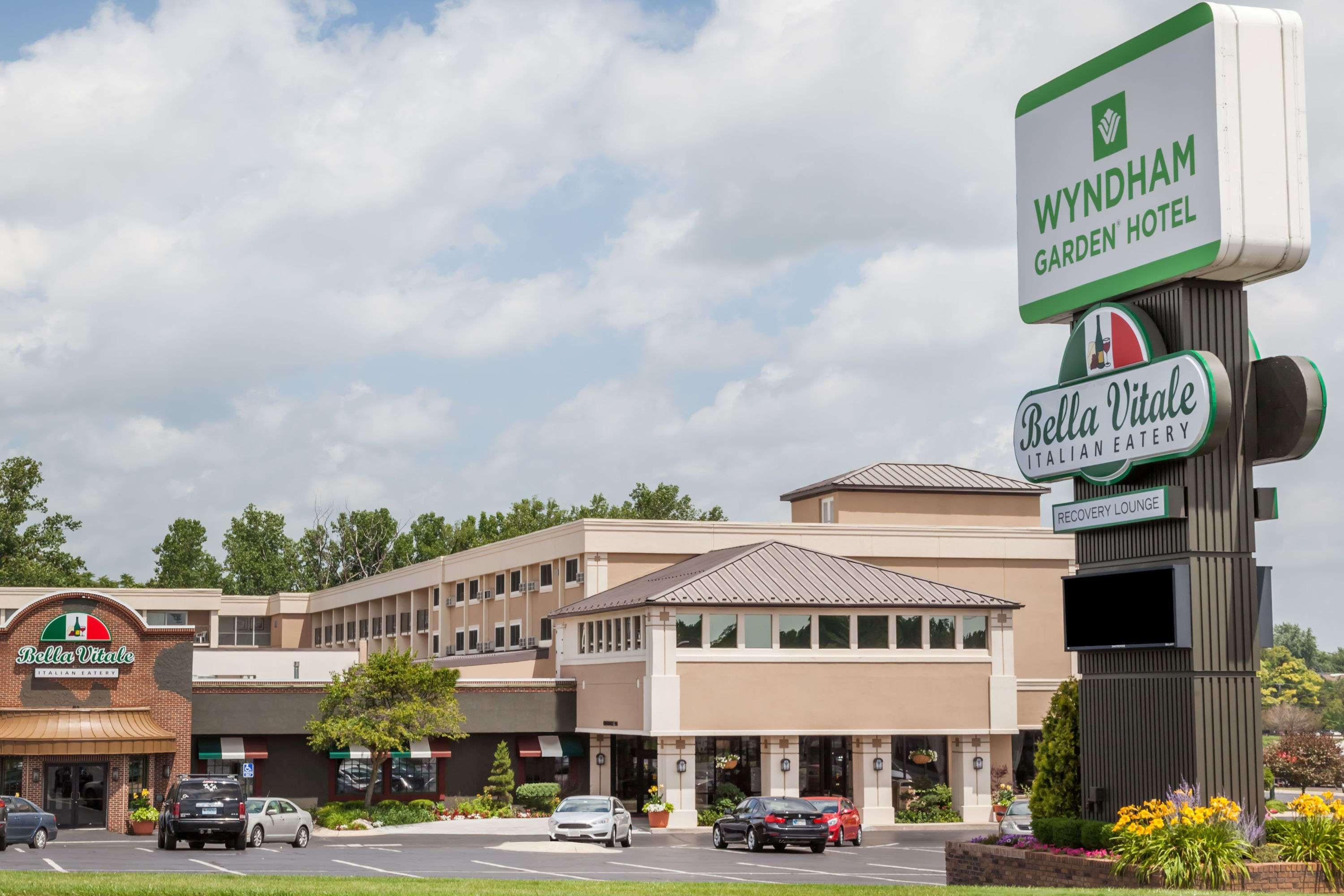Hotel Wyndham Garden Warsaw Exterior foto