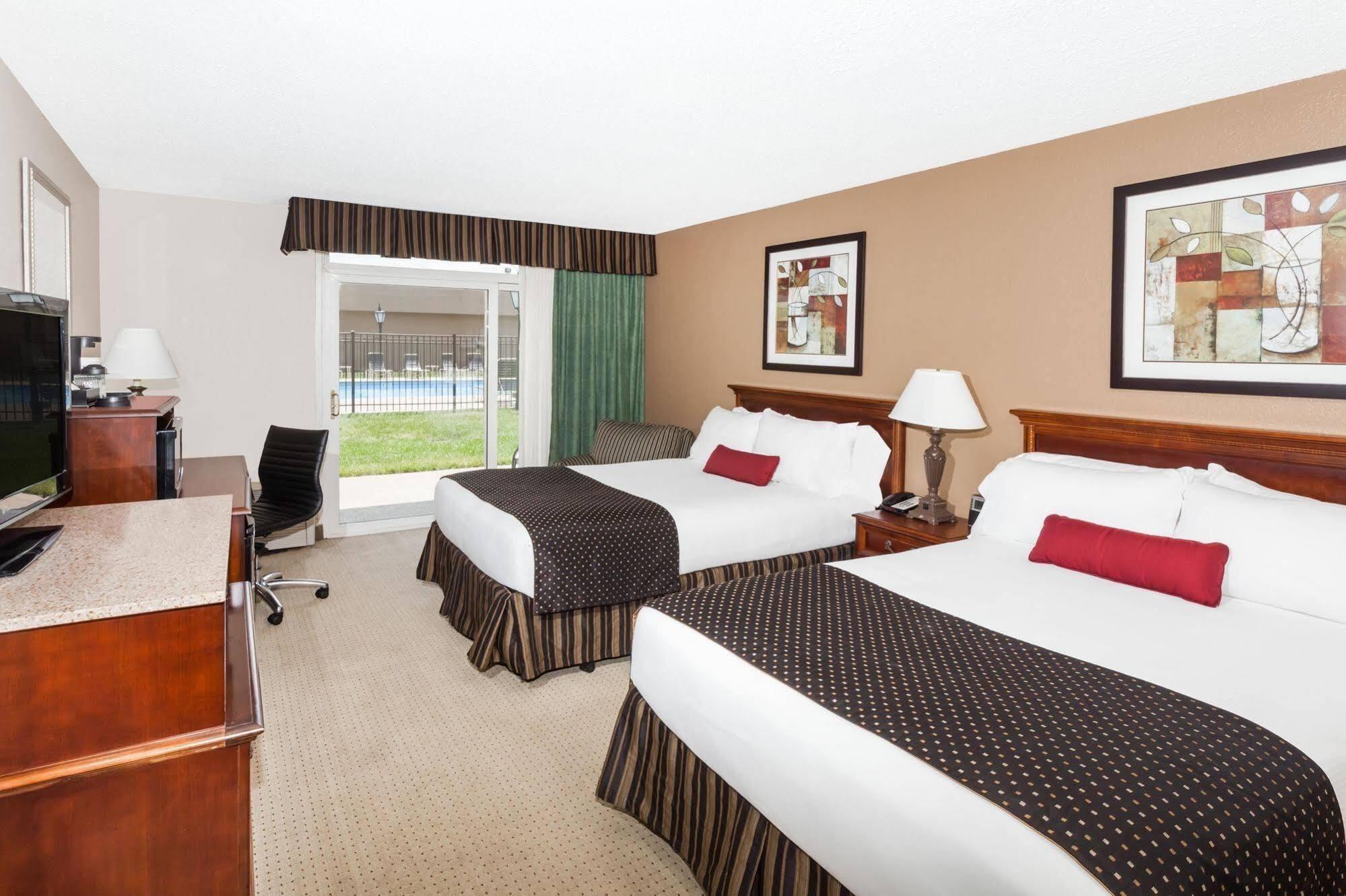 Hotel Wyndham Garden Warsaw Exterior foto